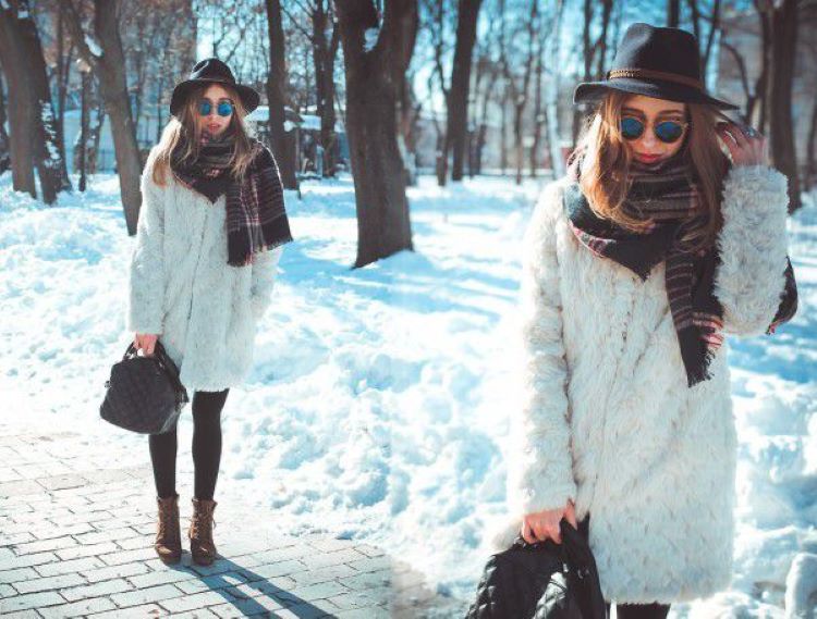 Замените головной убор, носите украшения на одежде: стилисты рассказали, как при минимальных затратах собрать яркий зимний образ