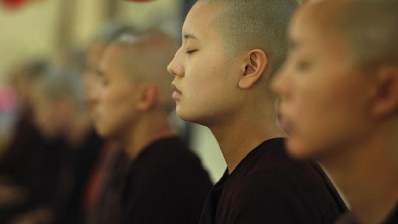 8 мирских дхарм: привязанность к признанию, славе и другим благам