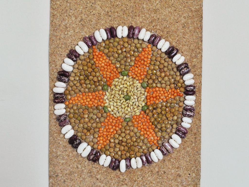 Я сделала красивую мозаичную картину из чечевицы: необычный и оригинальный декор для дома