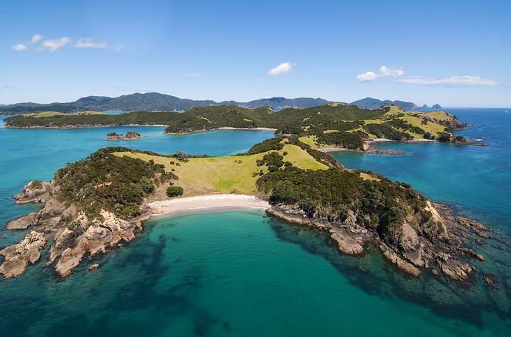 10 самых популярных туристических достопримечательностей в заливе новозеландских островов