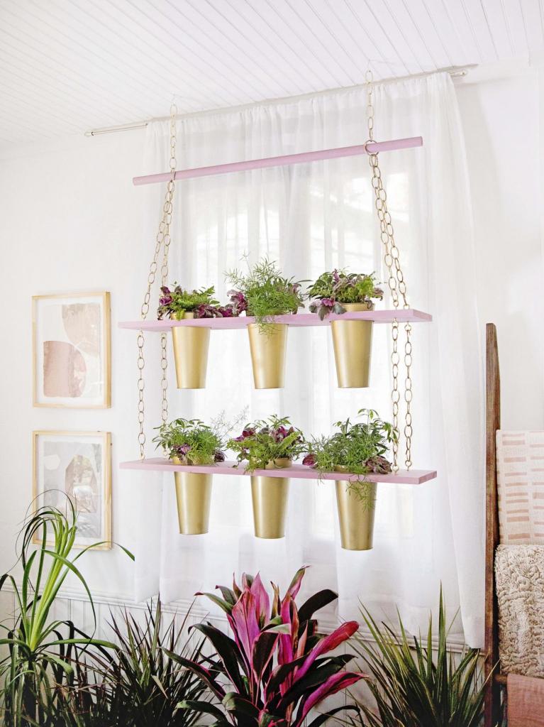 Как сделать подвесную конструкцию у окна для комнатных растений: пошаговая инструкция