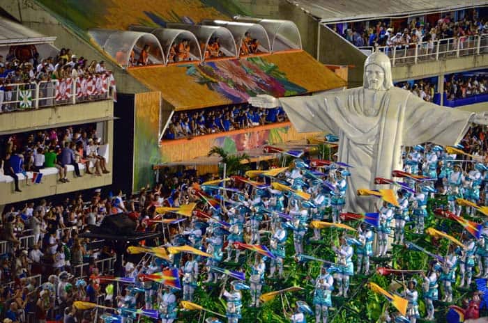 10 вещей, которые должен сделать в Бразилии каждый турист: посетить футбол, водопады и т. д.