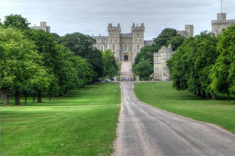 10 самых красивых замков в Англии: как использует Виндзорский замок Елизавета II