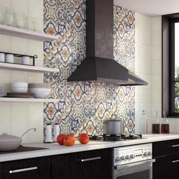 Смешивайте стили или сделайте акцентную стену: какие дизайнерские приемы превратят вашу кухню в самое красивое место в доме