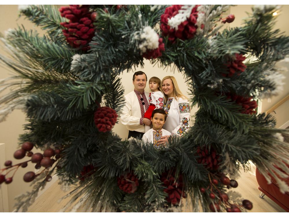 Украинские корни проявляются в праздник! Канадская семья отмечает православное Рождество