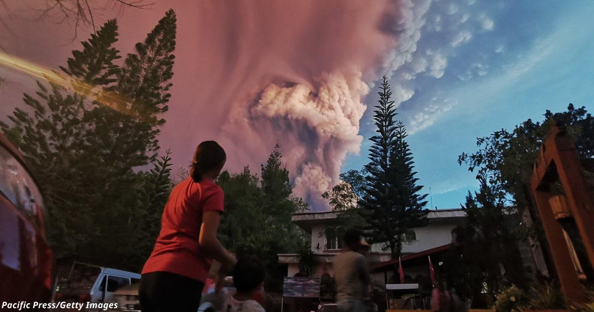 На Филиппинах ожил вулкан, 500 тыс. человек в опасности. Вот фото