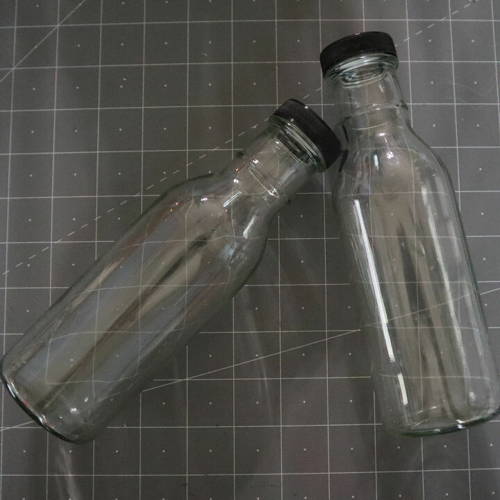 Бутылочные гномы: беру пустые бутылки, войлок и мастерю симпатичных гномов, в которых удобно хранить сыпучие продукты и конфеты