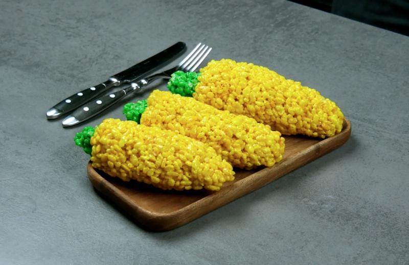 Арбуз на палочке, куриные ножки: хрустящие сладости из воздушного риса и зефира, которые легко приготовить дома