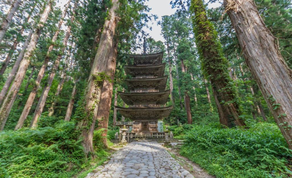 Лесные храмы, золотые прииски и удивительная природа: чем японский регион Тохоку привлекает туристов