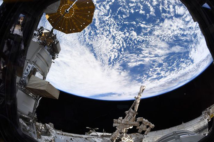 Астронавт НАСА Джессика Меир опубликовала снимки Земли, но не всем пользователям Сети они понравились