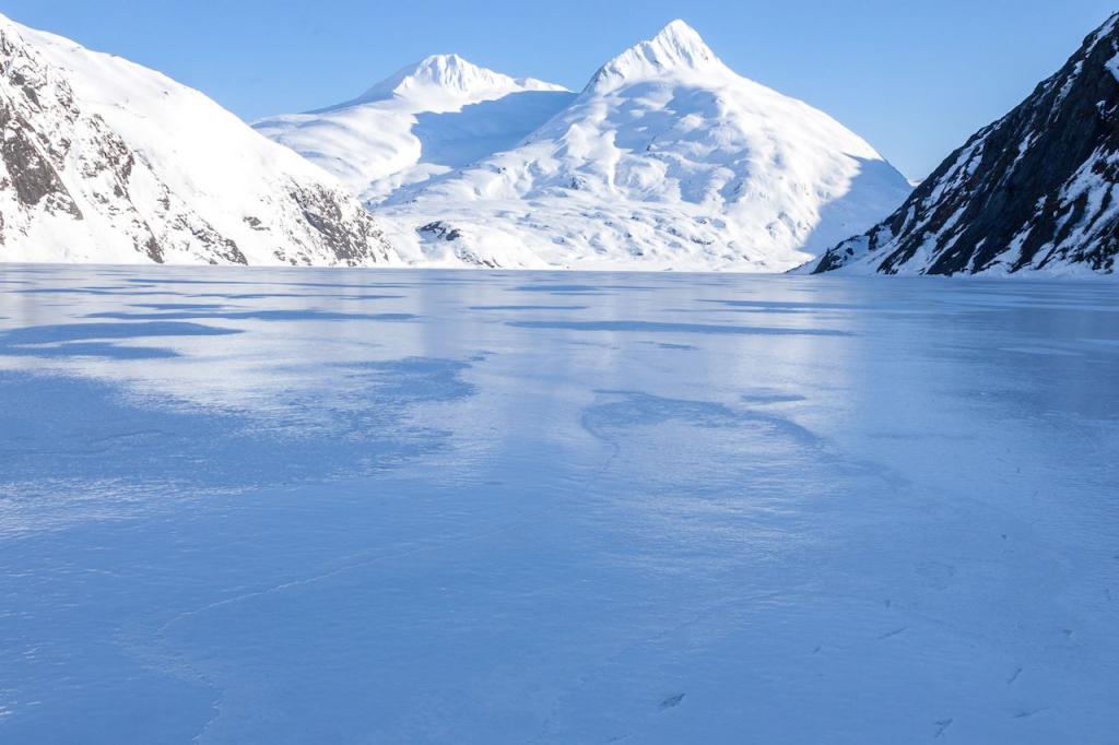 Зимнее путешествие по Штатам: Портидж на Аляске и еще 6 озер, которые особенно прекрасны зимой