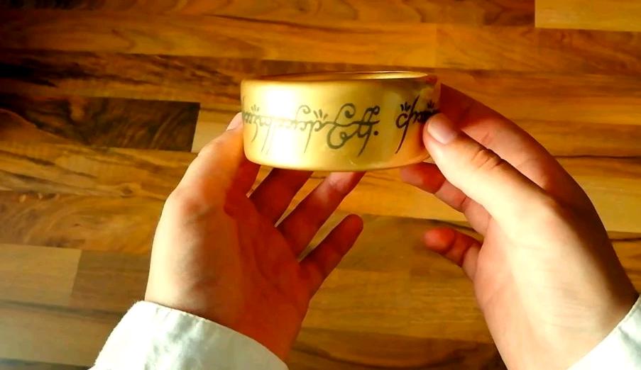 Оригинальный подарок для фаната  Властелина колец : делаем кольцо из пластиковой бутылки