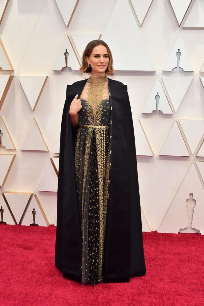 Эксперты обсуждают лучшие и худшие наряды, в которых знаменитости появились на  Оскаре 2020 