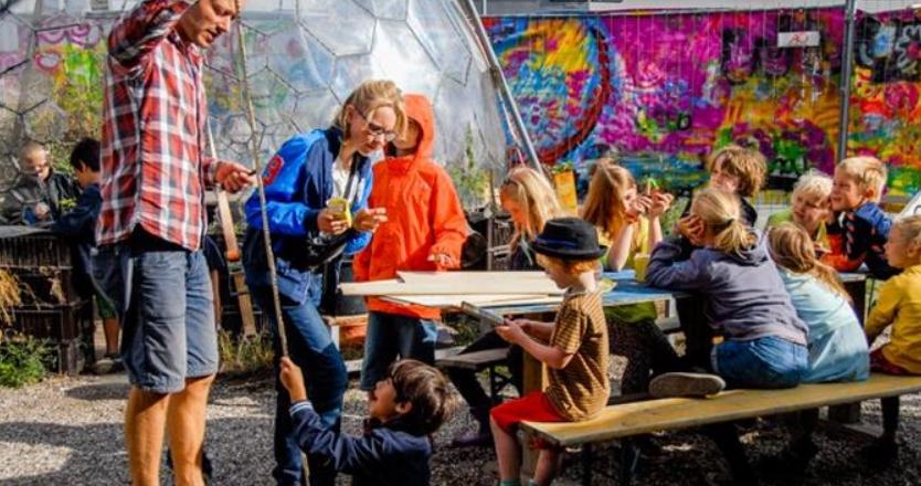 В датской школе под Копенгагеном детей учат психической устойчивости и тому, что действительно понадобится в жизни