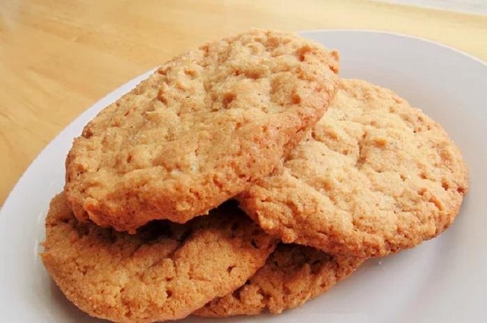 Арахисовое печенье всего из 3 ингредиентов (получается лакомство вкуснее, чем у именитых производителей): домашний рецепт