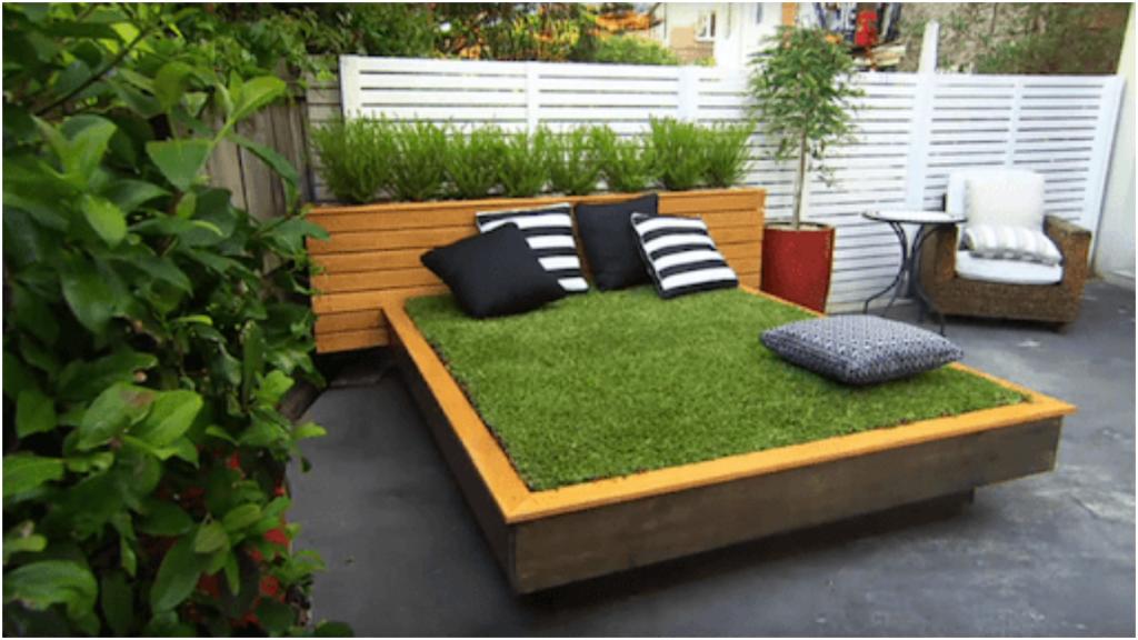 Садовая кровать для отдыха