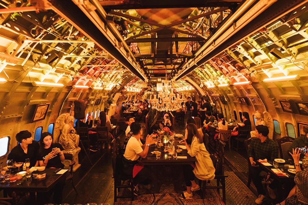 Переоборудованный в ресторан авиалайнер Lockheed L 1011 Tristar: роскошный ужин на борту