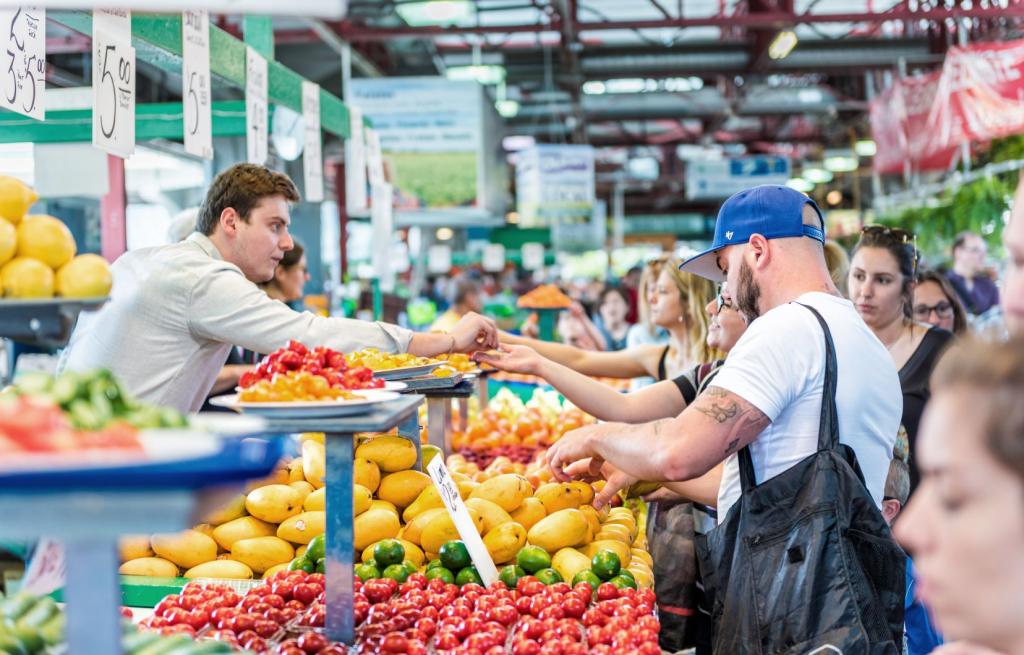 Хожу на рынок в определенное время: как я экономлю на продуктах