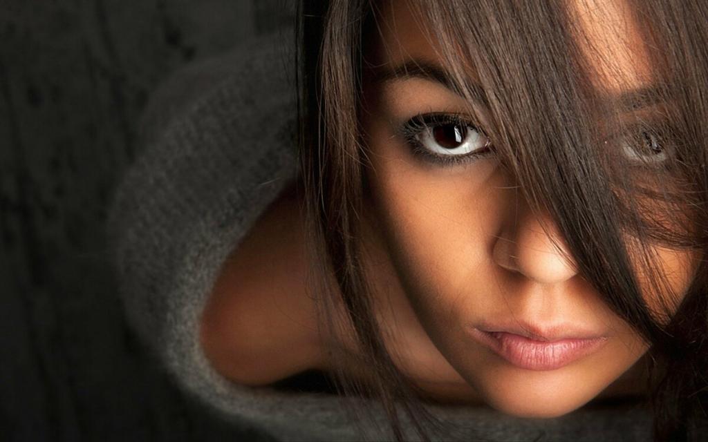 Психология по глазам: темноглазые люди любят доминировать над теми, у кого светлый цвет глаз