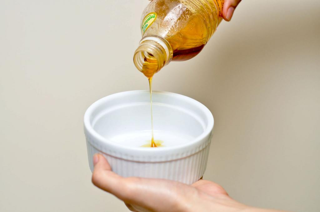 Как осветлить волосы и одновременно укрепить их: используем натуральный мед