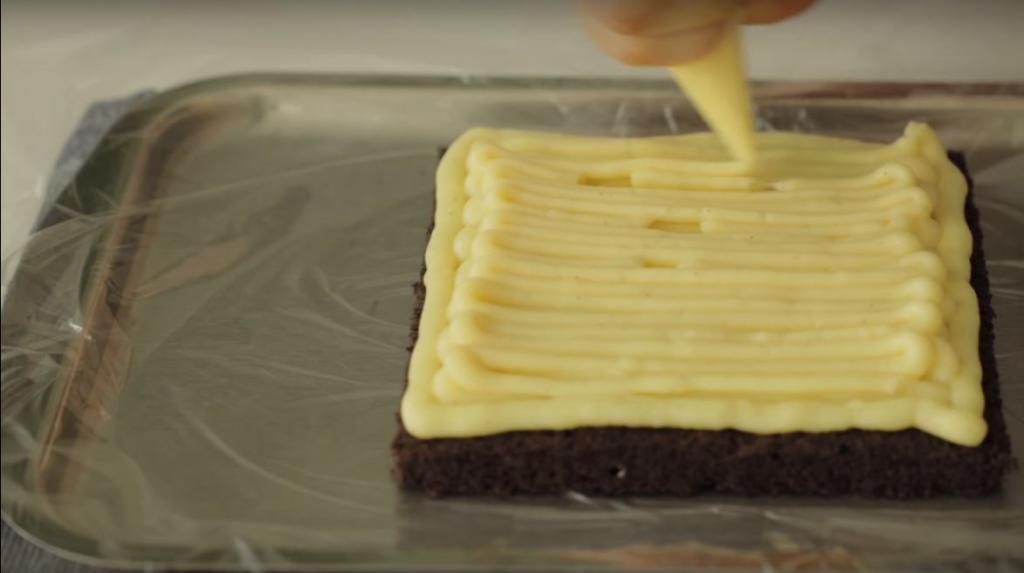 Просто готовить и удобно есть: рецепт шоколадного торта-сэндвича 