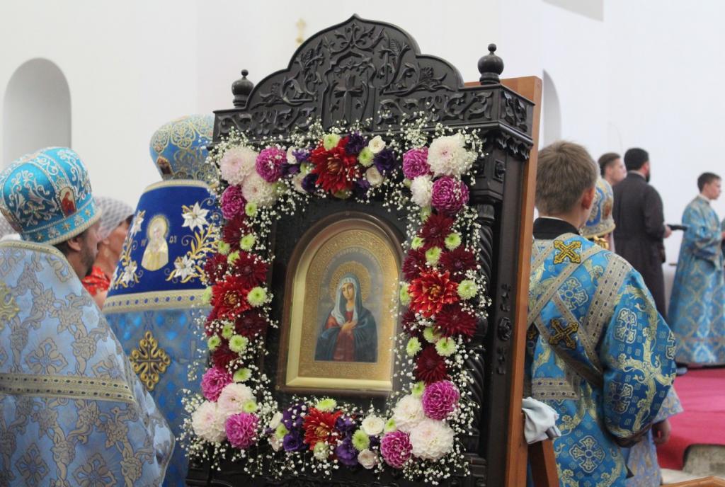 Патриарх Кирилл объедет вокруг Москвы с чудотворной иконой: молитва Божьей Матери “Умиление”