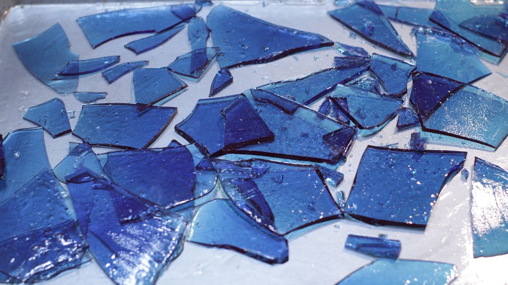 Голубое сахарное стекло в стиле сериала 