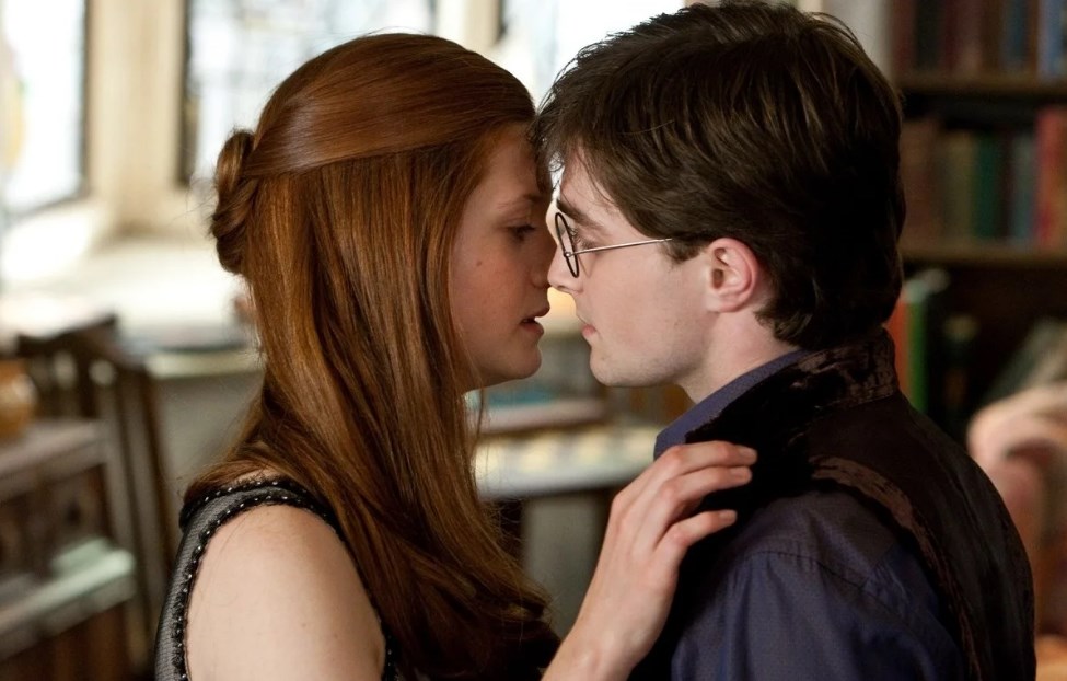 Бонни Райт поделилась курьезными подробностями о съемке сцены первого поцелуя Джинни Уизли с Гарри Поттером