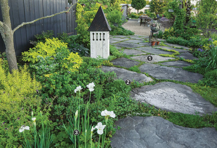 Простые лайфхаки для искусственного ландшафта в вашем саду: выбираем большие камни, а проемы между ними заполняем зеленью