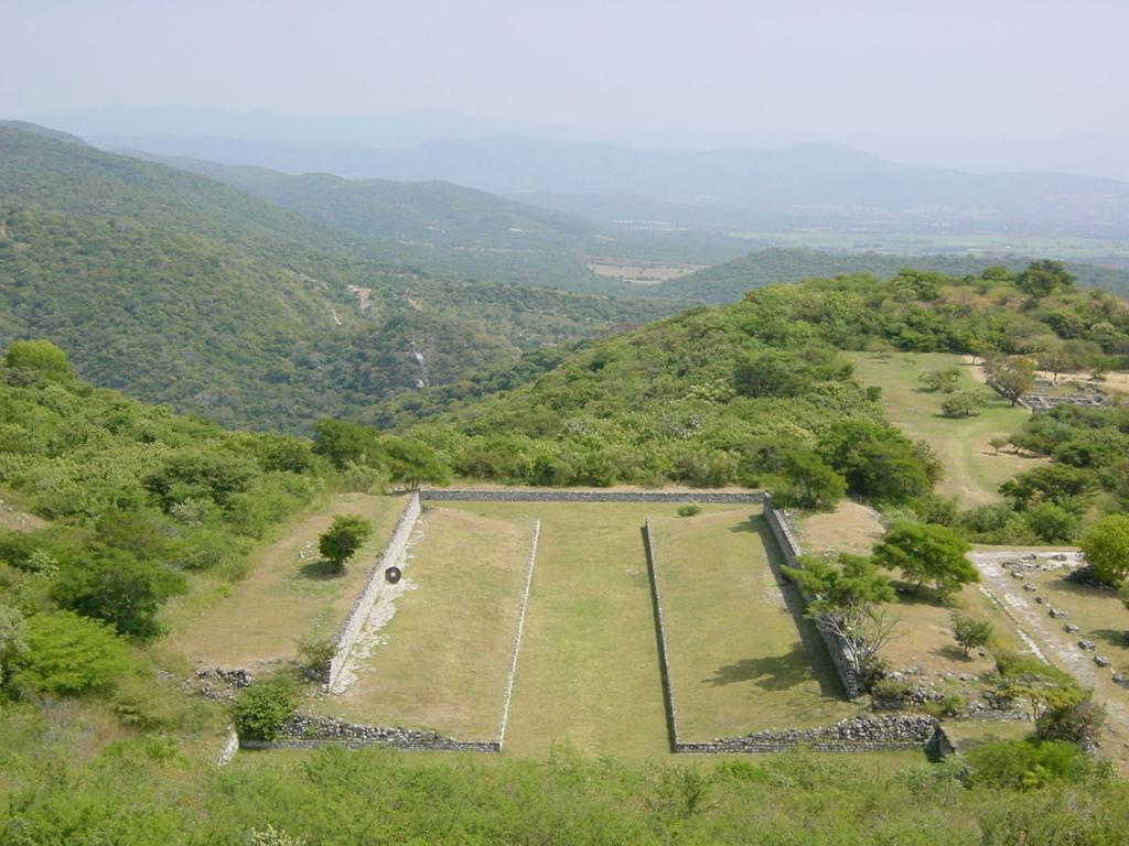 Ученые раскопали древний стадион для игры в мяч в Мексике. Это открытие позволило взглянуть на историю спорта по-новому