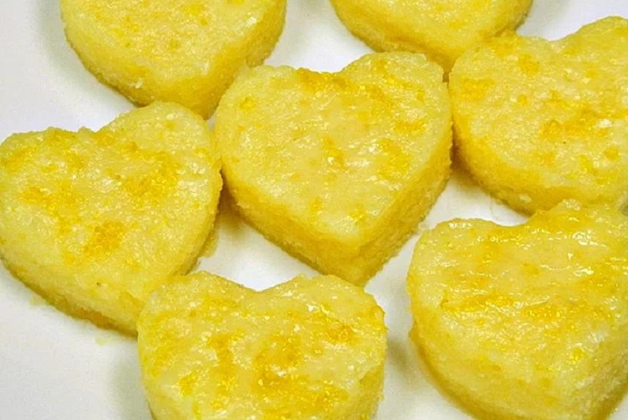 Легкий рецепт маленьких лимонных сердечек (дети постоянно спорят, кто из них заберет последнее пирожное)