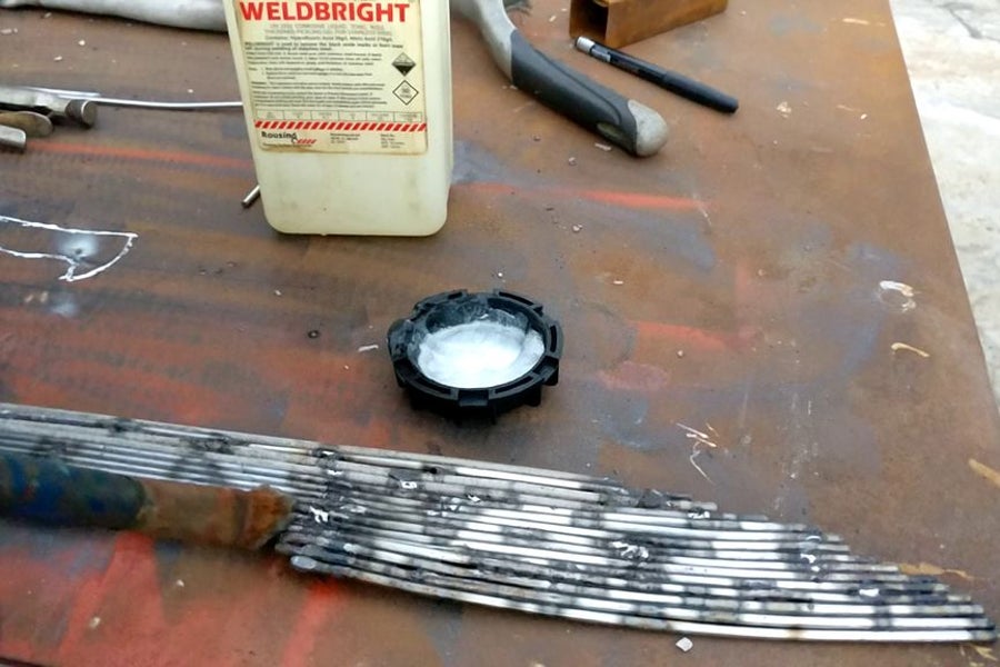 Муж-умелец подарил мне набор кухонных ножей, сделанных из электродов: подробное руководство по созданию