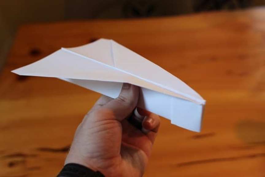 Как сделать бумажный самолетик в технике 
