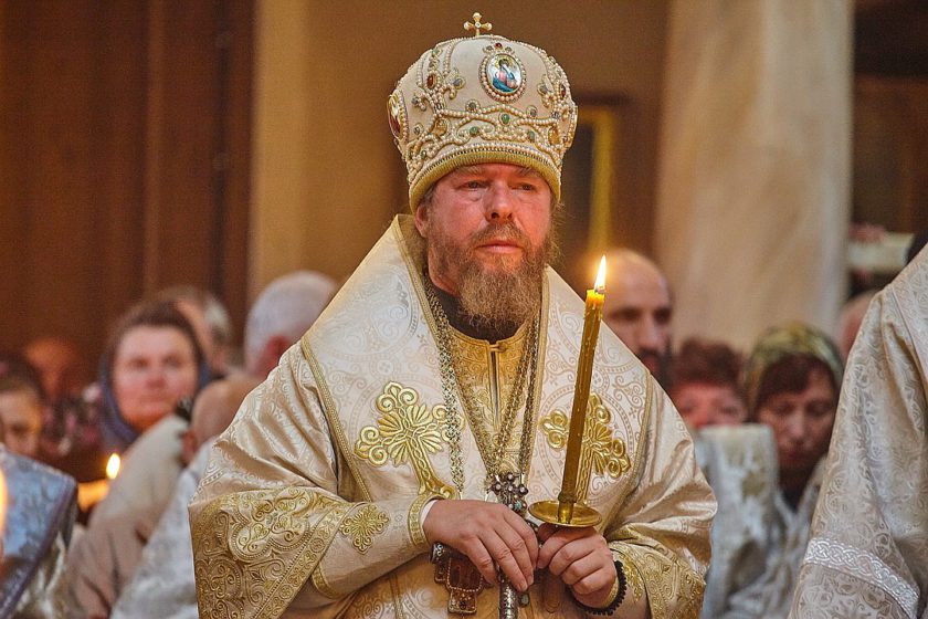 Псковский митрополит Тихон Шевкунов призвал не верить, что в храме невозможно заразиться коронавирусом