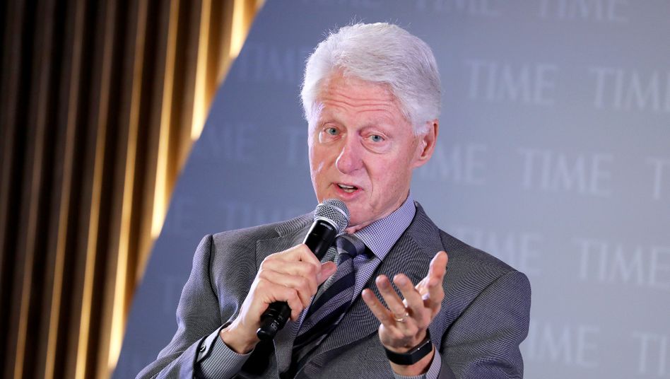 Билл Клинтон всерьез занялся писательством: экс-президент США приступил к созданию второго триллера о тяготах и лишениях президентской жизни