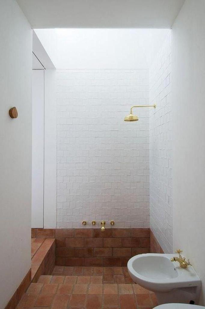 Стильно, удобно, модно, или Почему в санузле частного дома стоит обустроить заглубленную ванну-бассейн