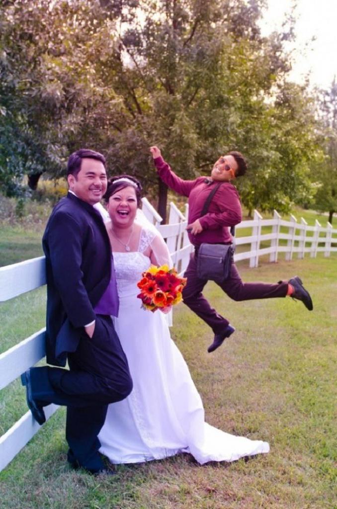 Забавные свадебные фото, главными героями которых стали отнюдь не молодожены (я смеялась до слез)