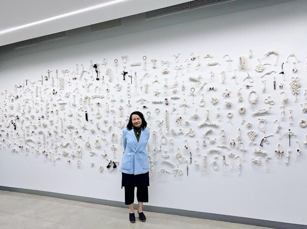 В мастерской Винди Чьен сотни узлов   в них художница черпает вдохновение. Как завязать собственный узел на удачу: ее инструкция