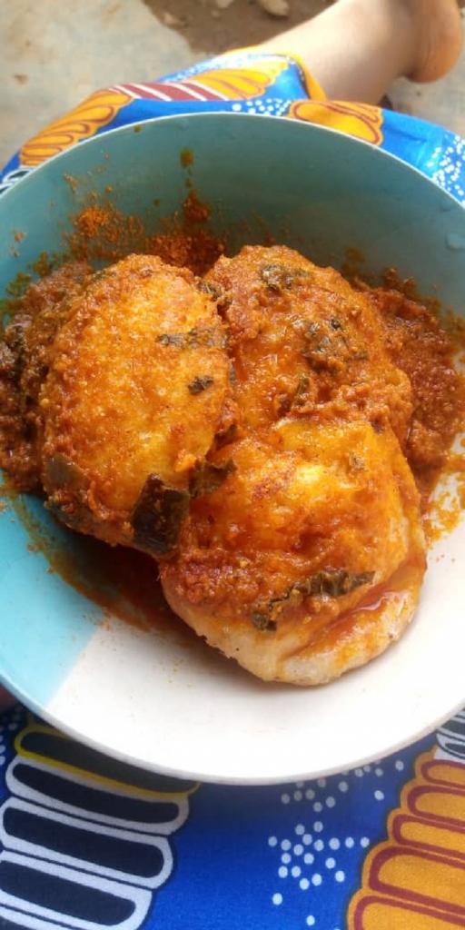 Простые рисовые пирожки, популярные в Нигерии: жарю на сковороде и подаю под ореховым соусом