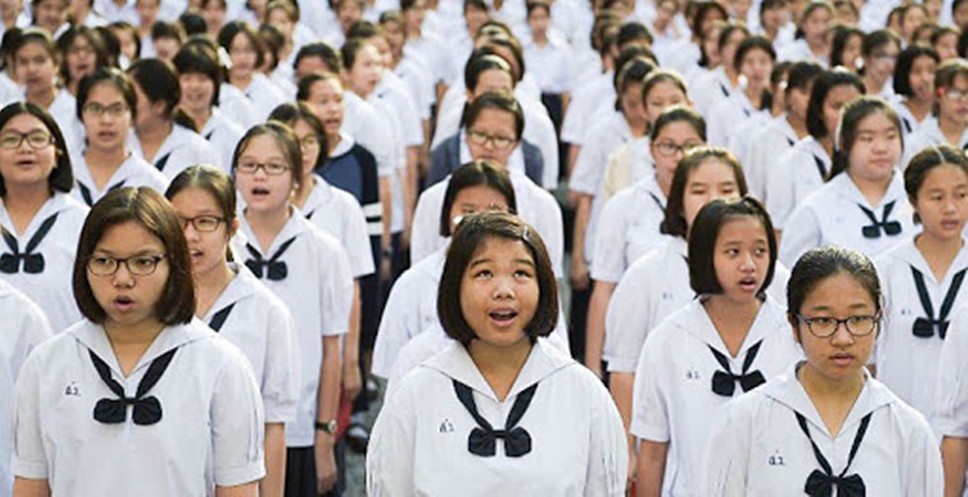 Жевать жвачку в Сингапуре и пение гимна в Таиланде дважды: 9 самых смешных государственных запретов во всем мире