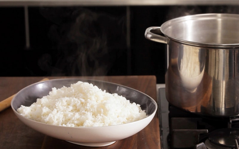 Всю жизнь готовила рис неправильно. Оказывается, чтобы гарнир получился идеальным, нужно выполнять  правило 30 