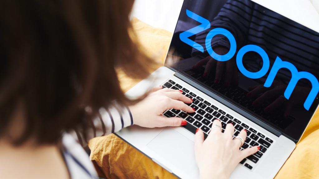 Zoom принимает решающие меры по борьбе с хакерами: инциденты не прекратились