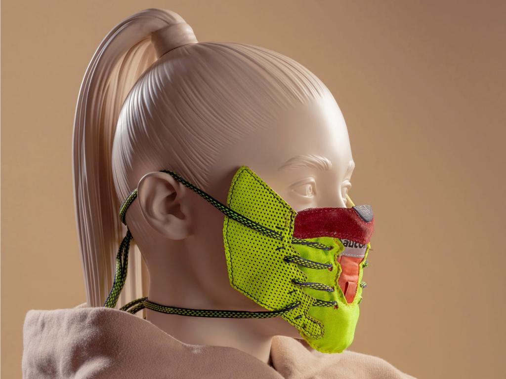 Дизайнеры из Бельгии показали, как бы выглядели защитные маски из известных моделей кроссовок Nike и Adidas