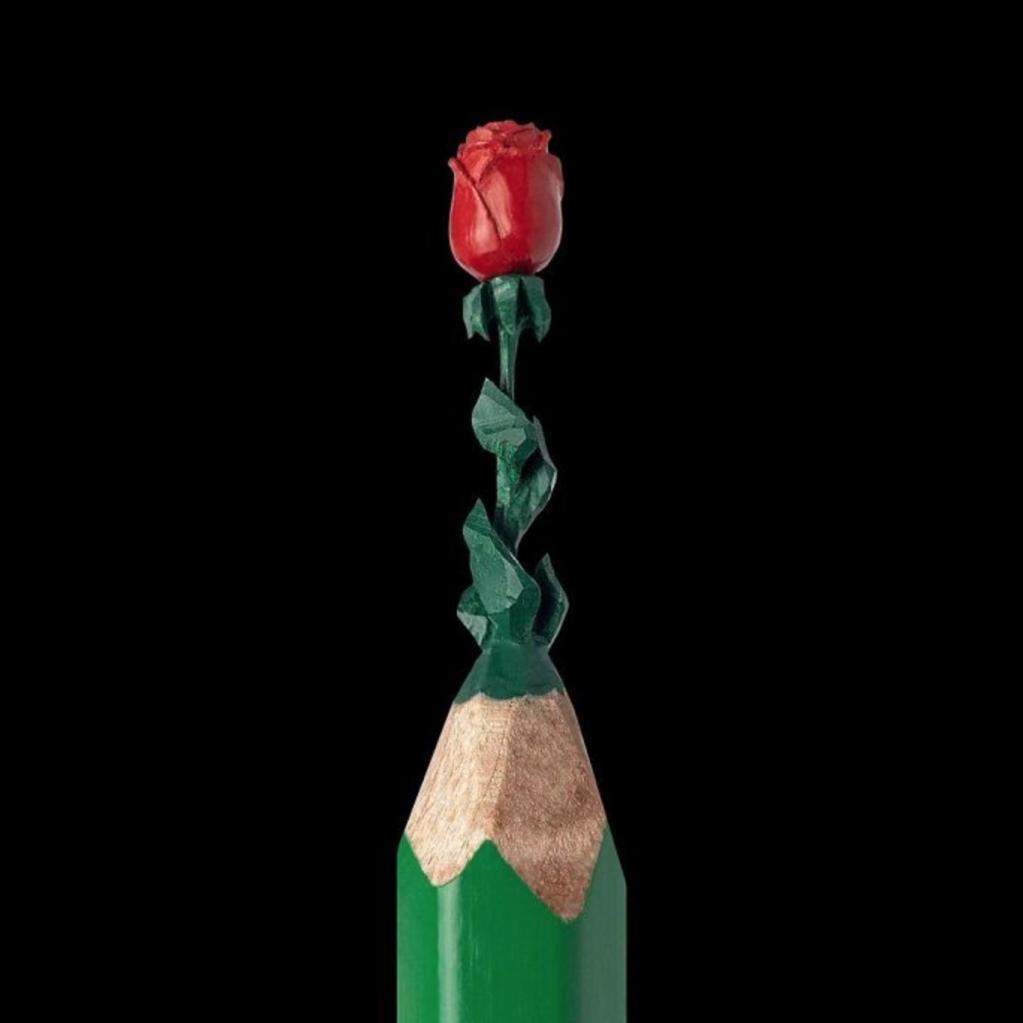 С точностью до миллиметра: российский скульптор Салават Фидаи вырезает фигурки на кончике карандаша (новые фото работ)
