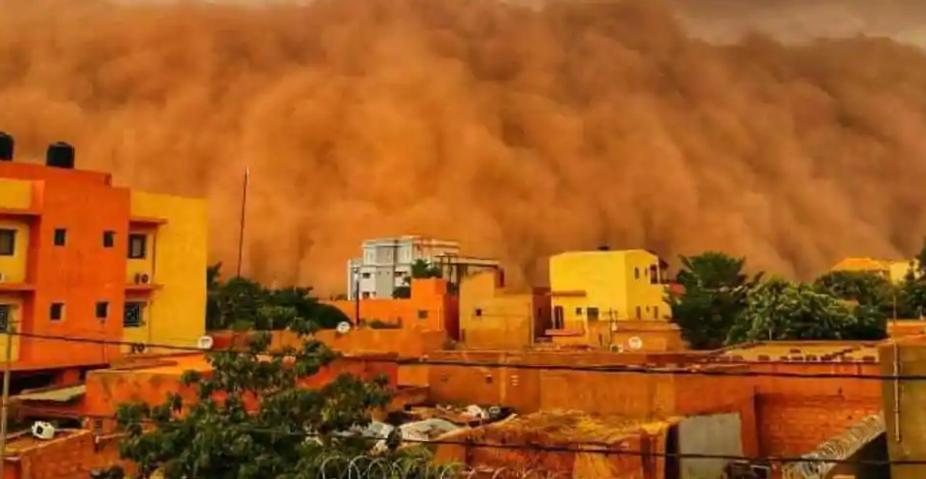 Все величие природы: мощная песчаная буря охватила столицу Нигера Ниамей (видео)