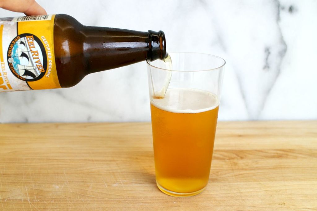 Освежающий напиток, который многим придется по вкусу: готовим арбузное безалкогольное пиво