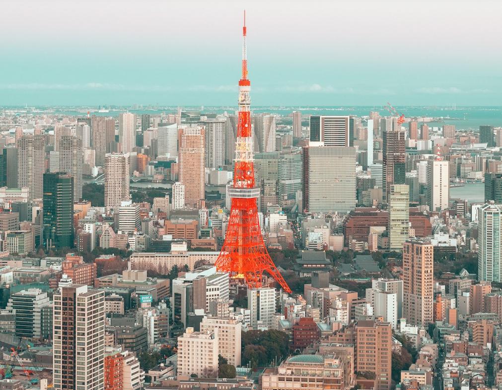 Фотограф Людвиг Фавр смотрит на Токио и запечатлевает дух города уникальным визуальным стилем фотографии