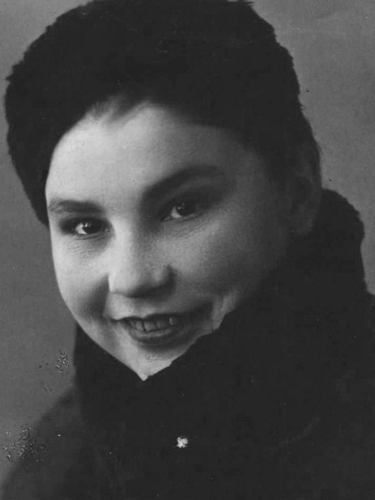 Она была всесоюзной бабушкой. Как выглядела в молодости знаменитая Галина Макарова (редкие фото)