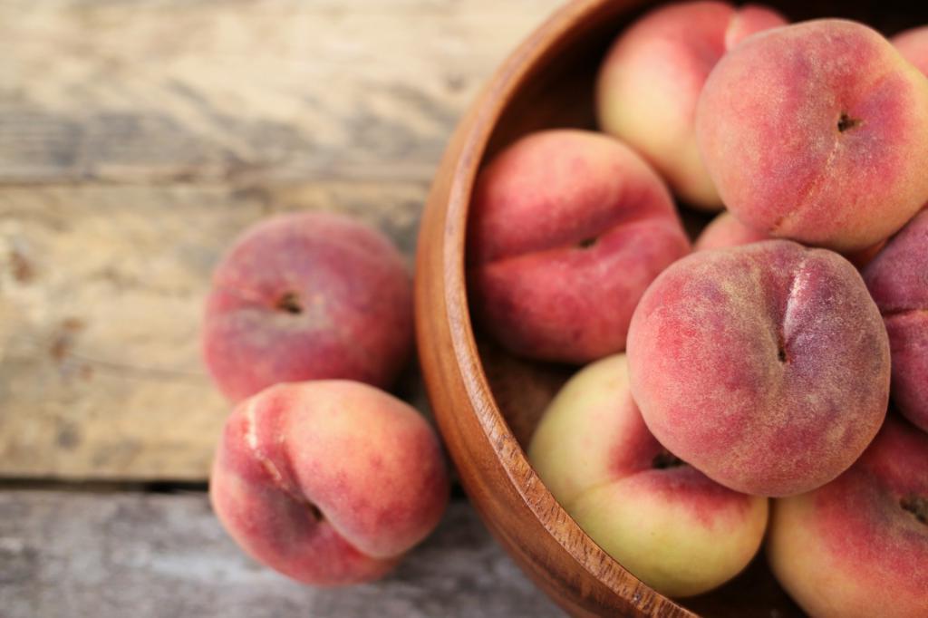 Источник витаминов на осень: очень хороший способ заморозить персики (с фото)