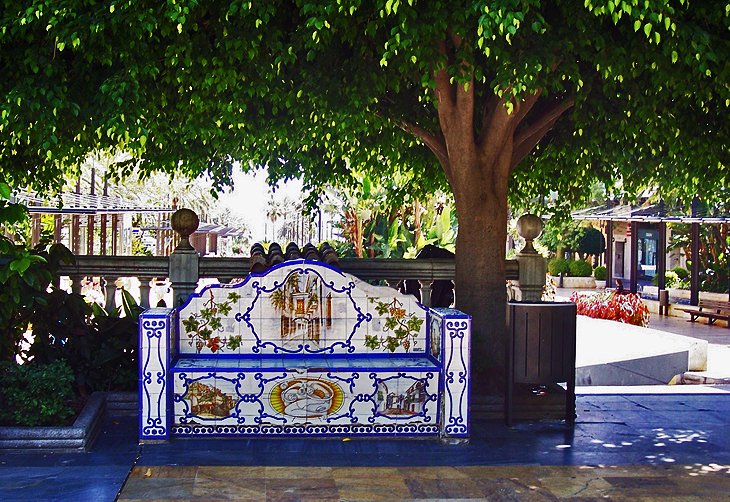 10 самых известных мест города Марбелья, Испания: Аламеда - элегантный парк 18-го века